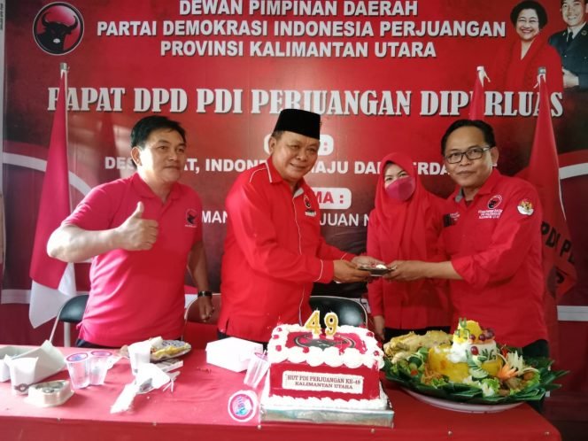 
					Di HUT Ke 49, Jhoni Laing Impang Berharap Perolehan Kursi PDIP Bertambah di Pemilu 2024