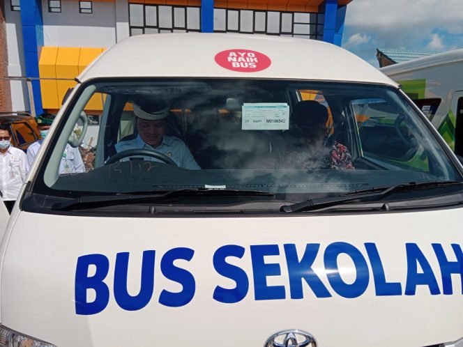 
					Luncurkan Bus Sekolah, Ibrahim Ali Minta Pelajar Tidak Bawa Motor Sendiri ke Sekolah