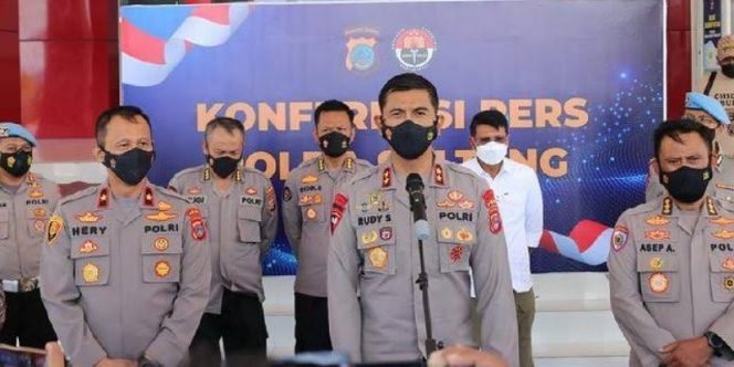 
					Satgas Madago Kontak Tembak dengan Teroris Poso, 1 DPO TewasÂ 