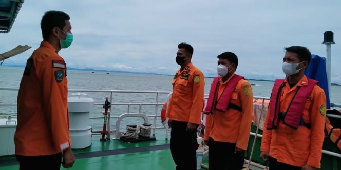 
					Tim SAR Gelar Apel Persiapan Sebelum Berangkat Mencari Korban Hilang di Muara Bulungan. Foto: ist