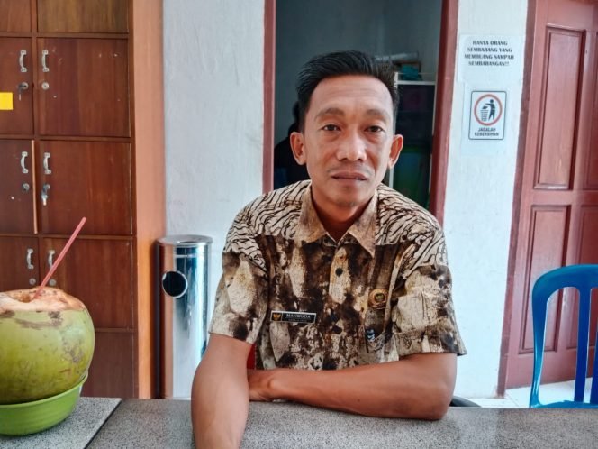 
					Kepala Desa Bebatu, Mahmuda 