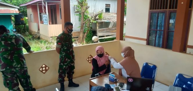 
					Kodim 0914/TNT bersama Pemkab KTT menggelar vaksinasi Covid-19 