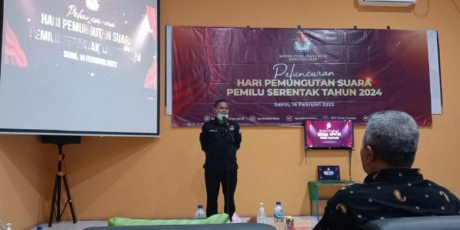 
					Ketua KPU Tarakan Nasruddin Saat Memberikan Sambutan pada Acara Nonton Bareng Launching Hari Pemungutan Suara Pemilu Serta 2024. Foto: ist