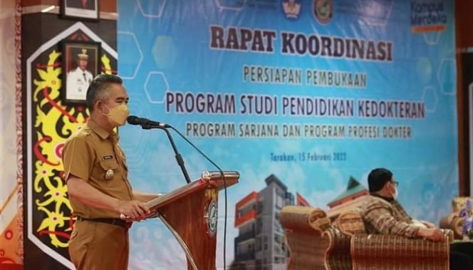 
					Walikota dr Khairul Menyampaikan Pidato di Rakoor Persiapan Pembukaan Program Studi Kedokteran di UBT. Foto: Humpro Tarakan 