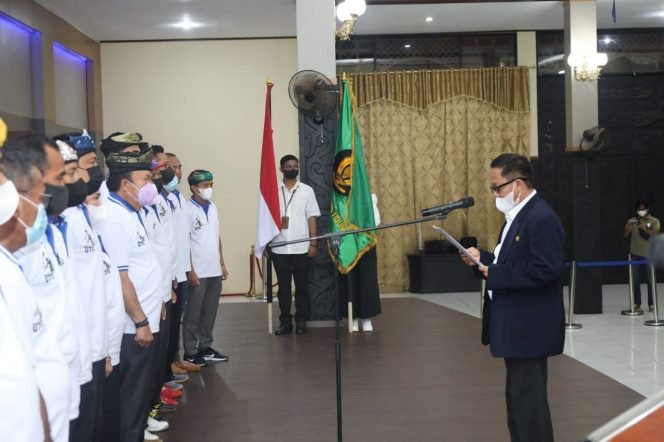 
					Ketua Baveti Provinsi Kaltara, Ahmad Maulana melantik Ketua dan Pengurus Pelti KTT masa bakti 2021 - 2026 bertempat di Gedung Djaparudin Tana Tidung, Sabtu (05/3) Malam.
