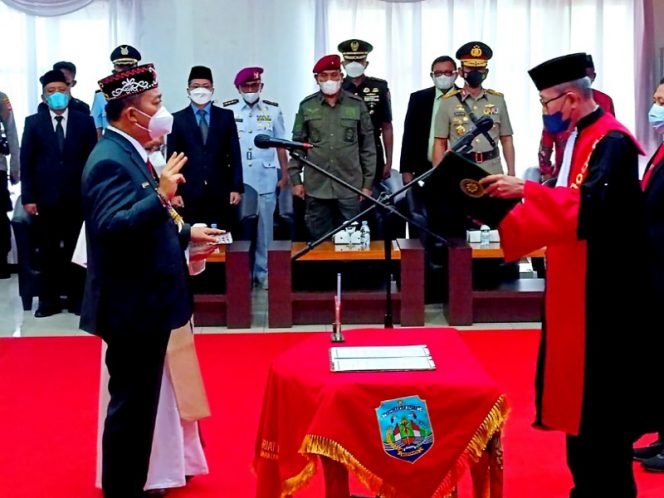 
					Pelantikan Ketua DPRD Provinsi Kaltara Albertus Stefanus Marianus. Foto : Ist.