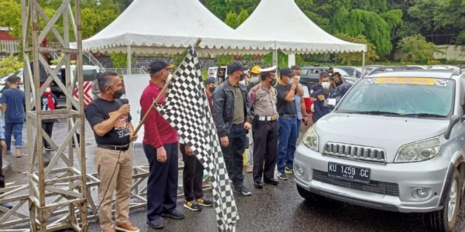 
					Walikota Tarakan Melepas Secara Resmi Rally Wisata Seri I di Kota Tarakan. Foto: fokusborneo.com