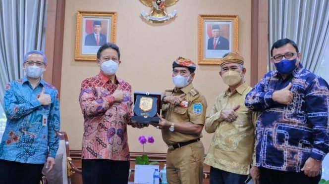 
					Tindaklanjuti Usulan Prodi Kedokteran UBT, Gubernur Temui Menkes