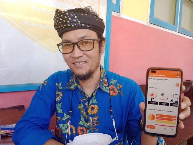 
					Ketua KPU KTT Hendra Wahyudi