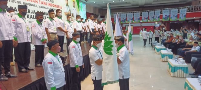 
					Bupati Kabupaten Tana Tidung, Ibrahim Ali di lantik menjadi Ketua Dewan Pengurus Cabangan Himpunan Kerukunan Tani Indonesia.Foto : Fokusborneo.com