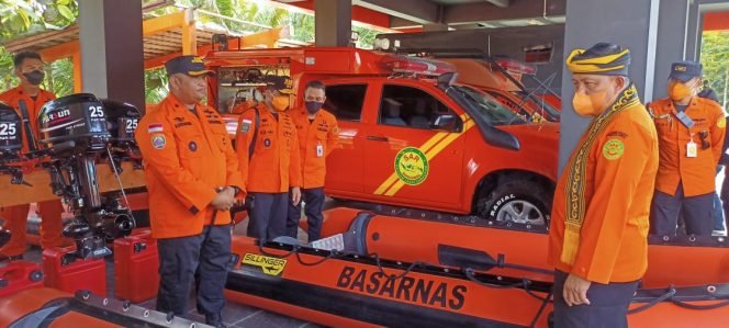 
					Kepala Basarnas RI, Marsekal Madya TNI Henri Alfiandi bersama rombongan melaksanakan kunjungan kerja ke Kantor Basarnas Tarakan Provinsi Kaltara, Selasa (12/04)