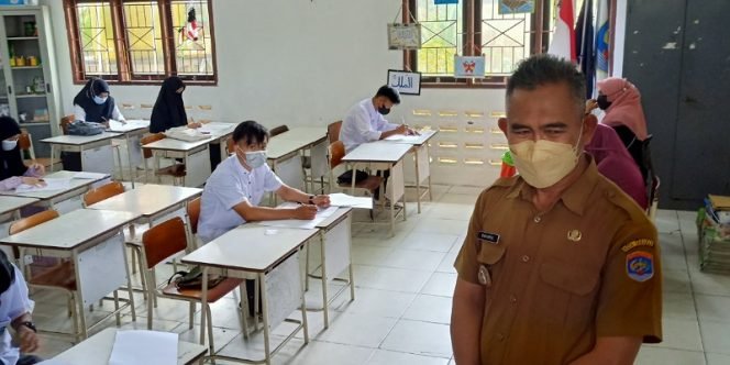 
					368 Peserta Ikuti Ujian Paket C, Ada Yang Berumur 52 Tahun