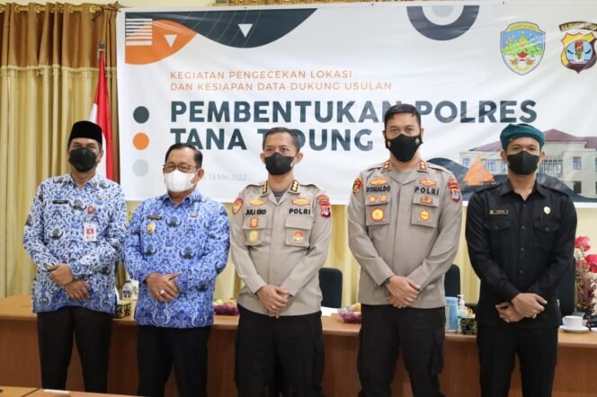 
					Wakil Bupati Tana Tidung, Hendrik mengahadiri kegiatan evaluasi dan validasi terkait pembentukan Polres Tanah Tidung, Jumat (13/5)