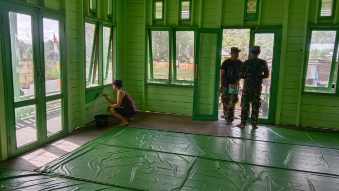 
					Hari ke 3 TMMD ke 13 melakukan pengerjaan renovasi rumah ibadah di Desa Rian 