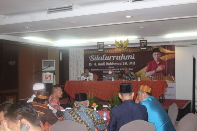 
					Dr. H. Andi Rakhmat, SH.,MH melakukan silaturahmi dengan tokoh masyarakat di Kota Tarakan. Foto : Ist