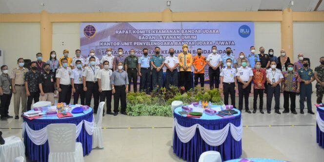 
					Rapat Komite Keamanan Penerbangan di Bandara Juwata Tarakan. Foto: ist