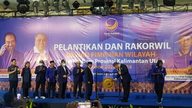 
					Anggota DPR RI Arkanata Akram saat menghadiri pelantikan dan rakorwil DPW Partai Nasdem Provinsi Kaltara di Tarakan. Foto : Fokusborneo.com 