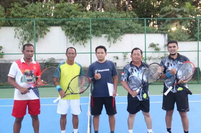 
					Pererat Silaturahmi, Pemkab dan DPRD KTT Bersama KONI Kaltara Tanding Persahabatan