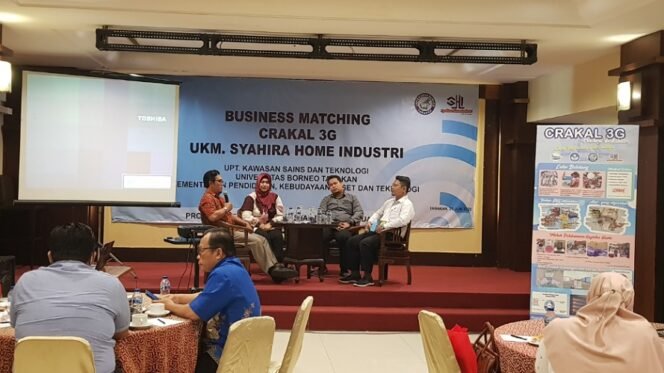 
					Sains Tekno Park UBT gelar Business Matching Crakal 3G UKM Syahira Home Industri. Foto : Fokusborneo.com 