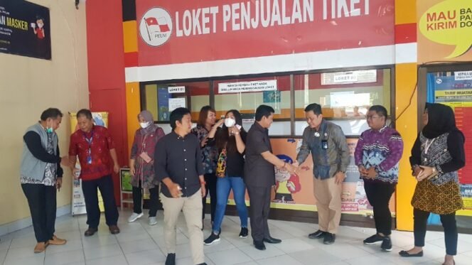 
					Anggota DPRD Provinsi Kaltara dari gabungan Komisi 1 dan 3 berkunjung ke Pelni Tarakan. Foto : Fokusborneo.com