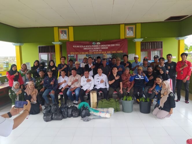 
					Pemerintah Desa (Pemdes) Desa Sepala Salung Kecamatan Sesayap Hilir memberikan bantuan alat tangkap Nelayan kepada kelompok tani bertempat di Pendopo Desa Sepala Saling, Rabu(13/7)
