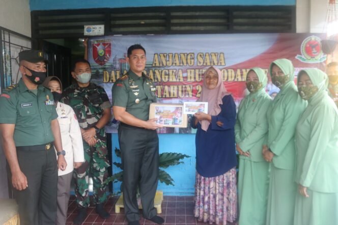 
					Sambut HUT Kodam VI/Mlw Ke – 64, Kodim 0907/Trk Berbagi Sembako ke Warakawuri