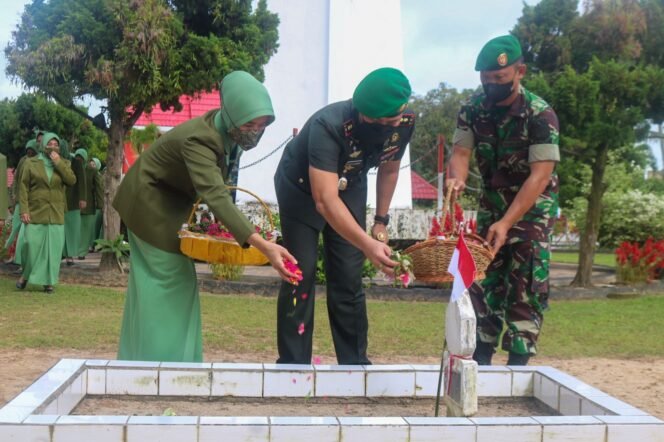 
					Ziarah dan Doa Bersama digelar Kodim 0907/Trk Sambut HUT Kodam VI/Mlw Ke -64