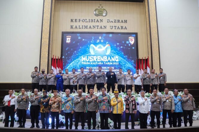 
					MUSRENBANG POLDA : Wagub Kaltara, Dr Yansen TP, M.Si menghadiri Musrenbang Polda Kaltara, Kamis (28/7). Foto: Dkisp Kaltara 