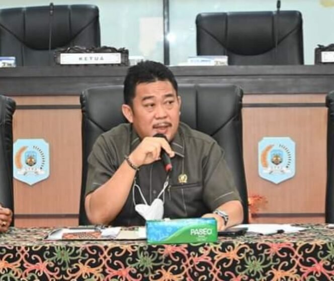 
					Ketua DPRD Provinsi Kaltara Albertus pimpin rdp soal Sungai Malinau. Foto : Humas Setwan.