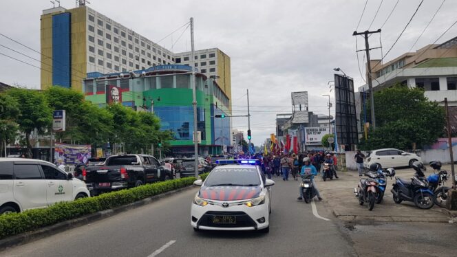 
					Ratusan Personil Polisi dan Brimob Amankan Aksi Demo Tolak BBM