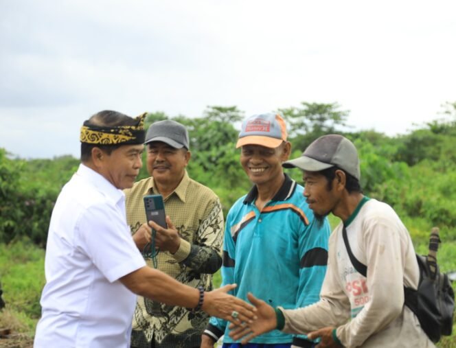 
					MENINGKAT SIGNIFIKAN : Gubernur Kaltara, Drs H Zainal A Paliwang SH, M.Hum optimis, NTP di Kaltara terus meningkat.Foto : Dkisp Kaltara 