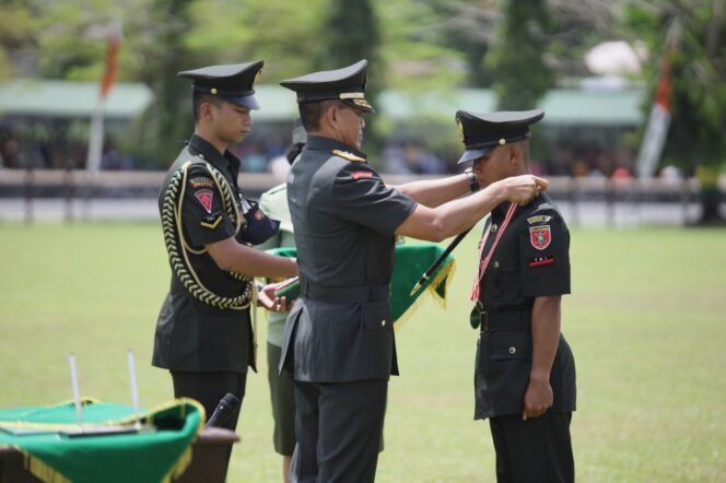 
					Pangdam VI/Mulawarman Lantik 122 Putra Terbaik Kalimantan Menjadi Prajurit TNI AD