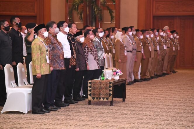 
					Presiden Ajak Semua Kementerian, Lembaga, hingga Kepala Daerah Kompak Tangani Inflasi