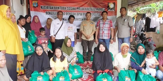 
					Polda Kaltara Peduli, Ratusan Paket Sembako di Bagikan Untuk Masyarakat Tidak Mampu di Tarakan. Foto: IST 