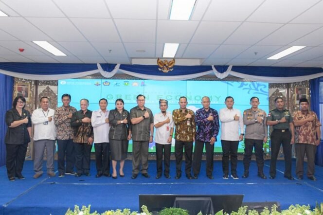 
					Karo Ekonomi Hadiri Webinar Ekonomi Hijau