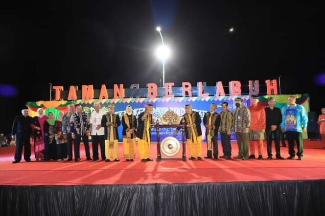 
					Wali Kota Tarakan dr. Khairul buka Pekan Budaya Kota Tarakan. Foto : Humas Pemkot Tarakan