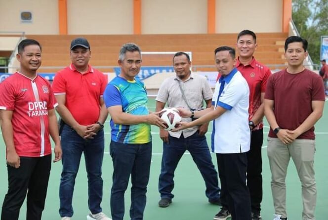 
					Walikota Tarakan dr.Khairul buka Open Tournament Futsal. Foto : Humas Pemkot Tarakan