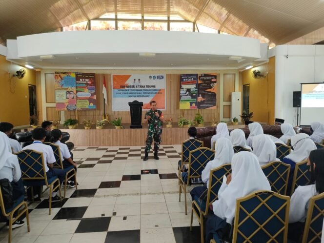 
					Dandim 0914/TNT, Letkol Inf Kresna Santy Dharma menjadi narasumber kegiatan 
