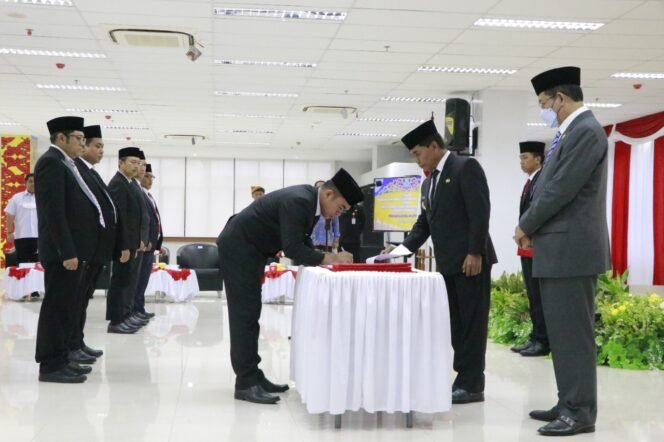 
					Lantik Petinggi PT BKJ, Gubernur Serukan Integritas