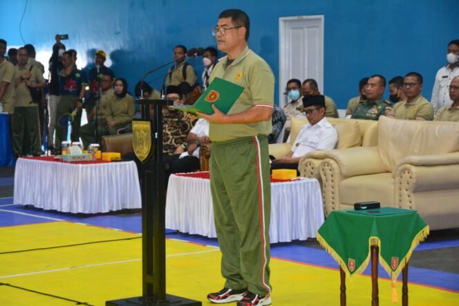 
					Kasdam VI/Mlw Resmi Buka Pertandingan Bulu Tangkis Santri Pangdam VI Cup Tahun 2022