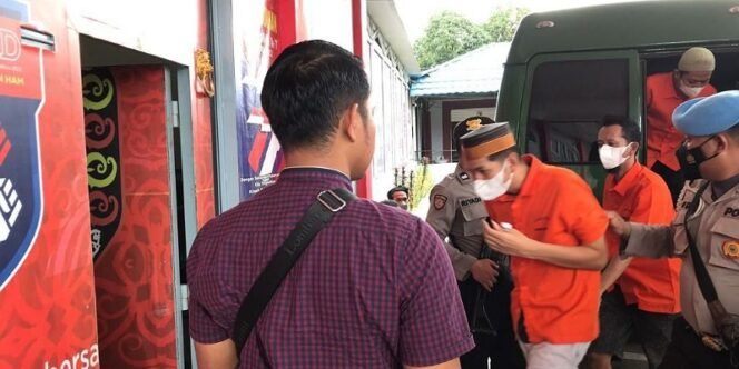 
					Terdakwa Kasus Tambang Emas Tiba di Lapas Kelas II A Tarakan. Foto: istimewa