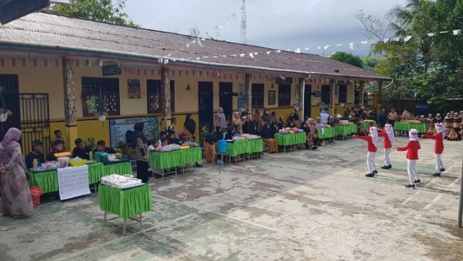 
					Bazar dan pentas seni SDN 014 Kota Tarakan. Foto : Fokusborneo.com 
