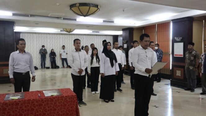
					Pelantikan Anggota Panwaslu Kecamatan se-Kota Tarakan. Foto : Ist 