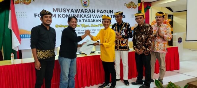 
					Idoeliansyah Sabran terpilih menjadi Ketua Forum Komunikasi Warga Tidung (FKWT) Kota Tarakan. Foto : Ist 