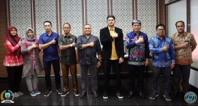 
					Pansus D DPRD Provinsi Kaltara kembali bahas Raperda tentang Penyelenggaraan Pelayanan Terpadu Satu Pintu. Foto : Humas Setwan.