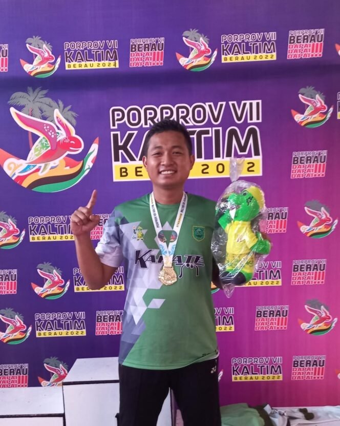 
					Sertu Zulkifli Dama Raih Mendali Emas Cabor Karate Porprov VII Kaltim Berau 2022