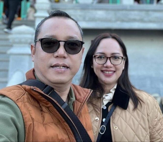 
					Anggota DPR RI Deddy Sitorus bersama istri. Foto : Ist 