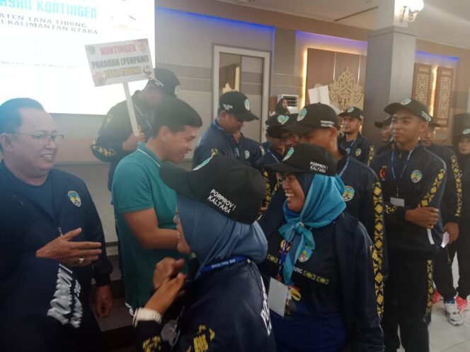 
					Ketua DPRD Tana Tidung Jamhari menghadiri acara pelepasan kontingen Porprov Kabupaten Tana Tidung yang akan bertanding di Porprov Kaltara I Tahun 2022, Minggu (11/12)