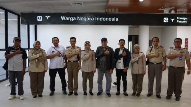 
					Kepala pusat Badan Karantina Ikan, Pengendalian Mutu dan Keamanan Hasil Perikanan (BKIPM) Pamuji Lestari melakukan perjalan ke wilayah perbatasan khususnya Kalimantan Utara, Jumat (9/12/2022).

