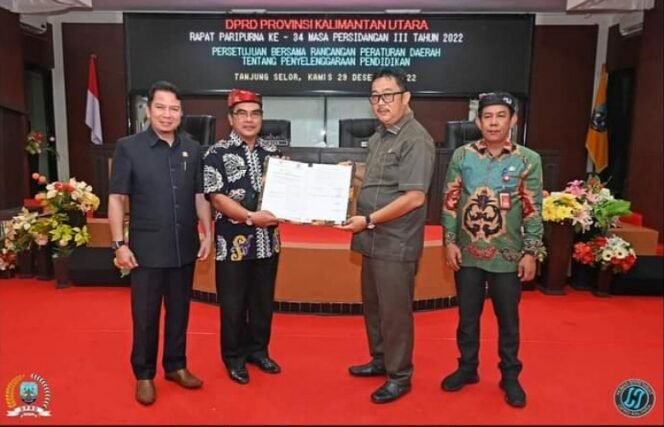
					DPRD Provinsi Kaltara menyetujui Rancangan Peraturan Daerah (Raperda) tentang Penyelenggaraan Pendidikan menjadi Perda
